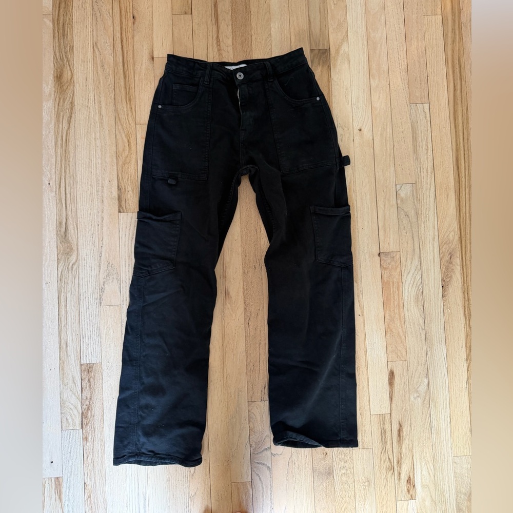 Women’s  Black Cargo jeans Q2 size M